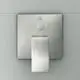 Schalter von Ideal Standard mit quadratischer Oberfläche und Griff. Montiert an einer glatten, hellen Wand, zur Steuerung einer Badearmatur.